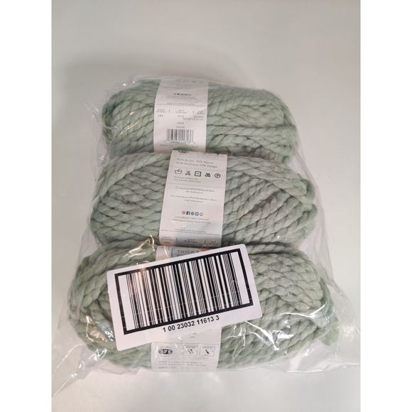 mcgarveyface11 12 skeins sage & 12 skeins aster 24 total - Picture 10 of 10